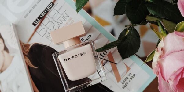 Narciso Rodriguez pour femmes, le parfum français qui dégage l’élégance, la sophistication et la féminité.